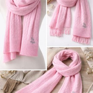 MARY KAY Růžová pletená šála – hebká, hřejivá a nadčasová 💗